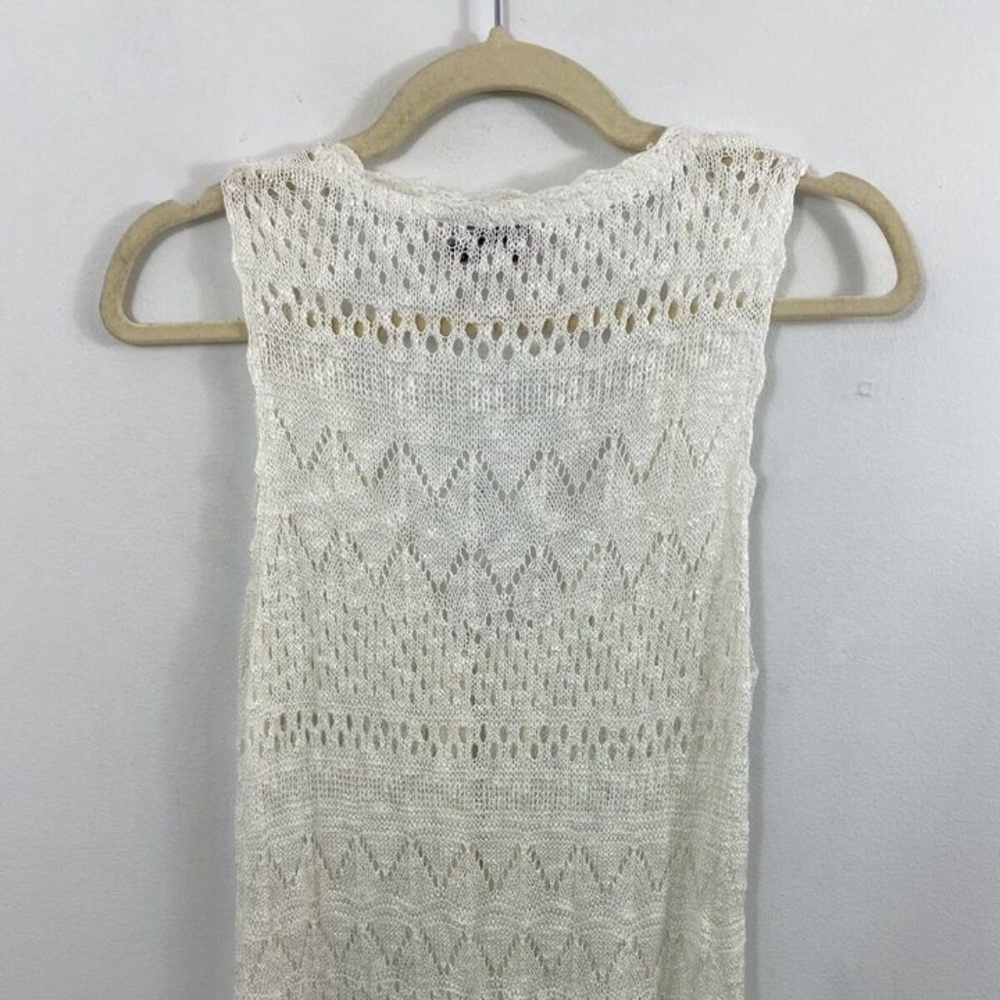 Elegant White Lace Vest - image 7